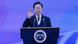 Novi predsednik Južne Koreje Li Dže-mjung obećao je danas da će ponovo pokrenuti razgovore sa Severnom Korejom i ojačati trilateralno partnerstvo sa SAD i Japanom, iznoseći ključne političke ciljeve za svoj petogodišnji mandat. Obećao je da će se boriti i protiv nejednakosti i korupcije.