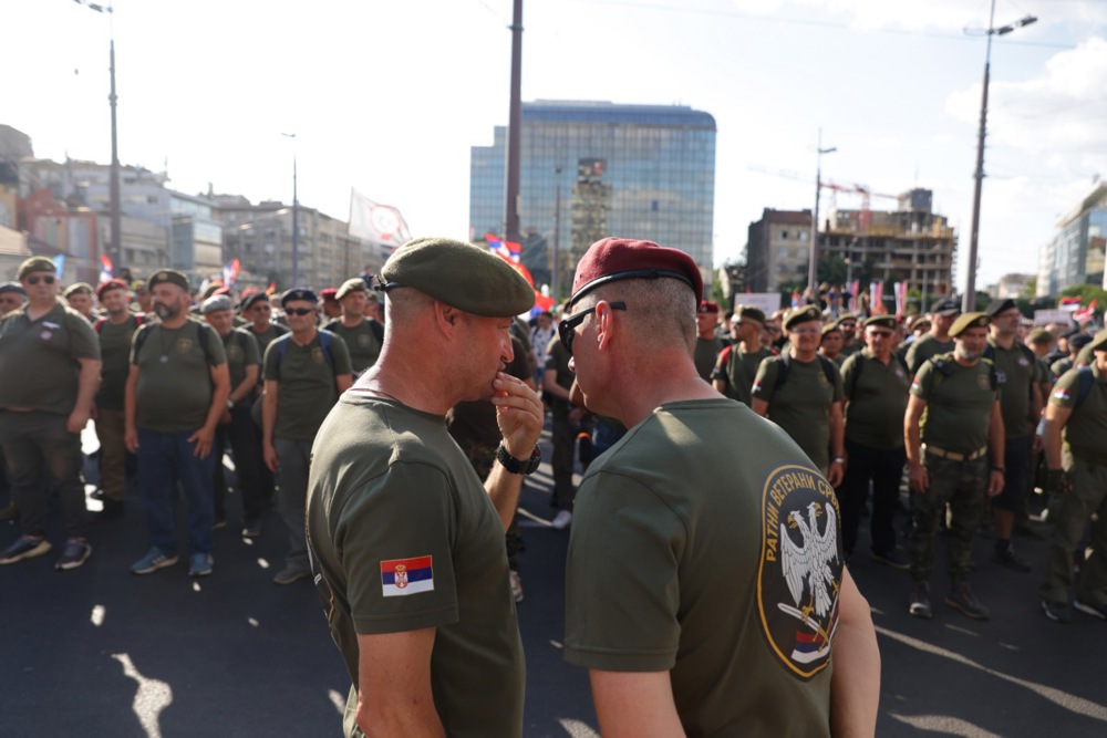 Kako je izgledao protest „Vidimo se na Vidovdan“ u slikama (FOTO) 10 Kako je izgledao protest „Vidimo se na Vidovdan“ u slikama (FOTO) 10