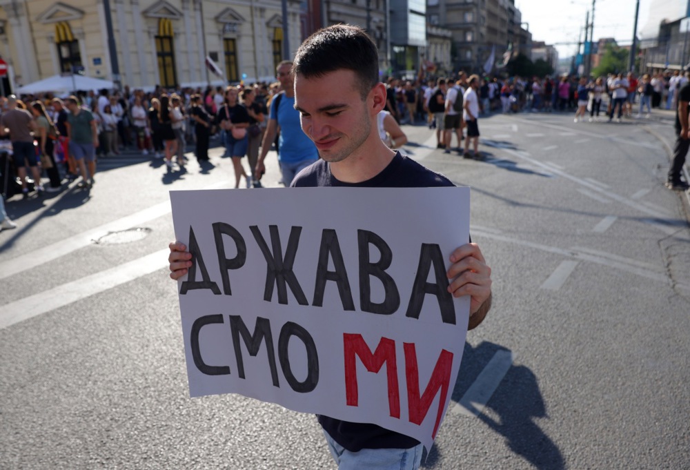 Kako je izgledao protest „Vidimo se na Vidovdan“ u slikama (FOTO) 12 Kako je izgledao protest „Vidimo se na Vidovdan“ u slikama (FOTO) 12
