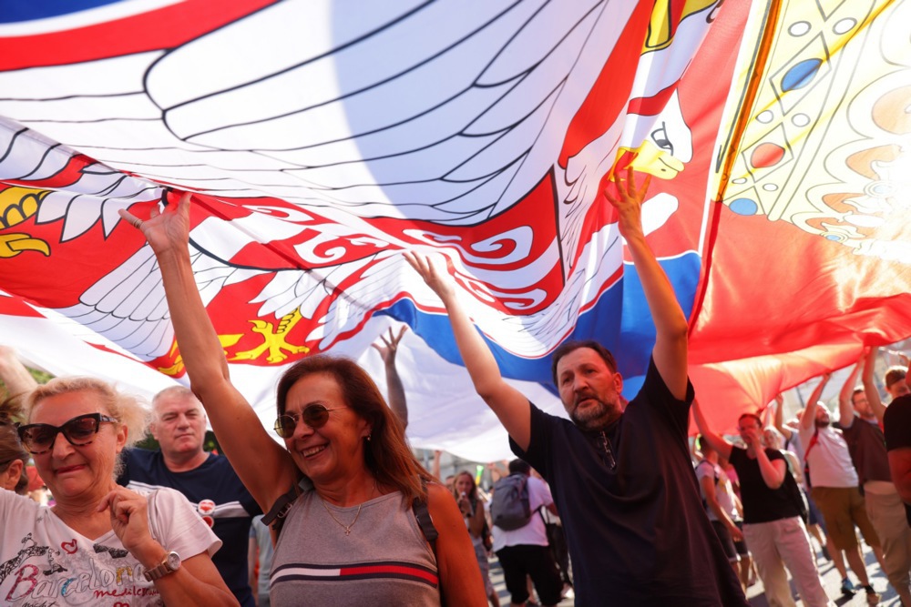 Kako je izgledao protest „Vidimo se na Vidovdan“ u slikama (FOTO) 14 Kako je izgledao protest „Vidimo se na Vidovdan“ u slikama (FOTO) 14