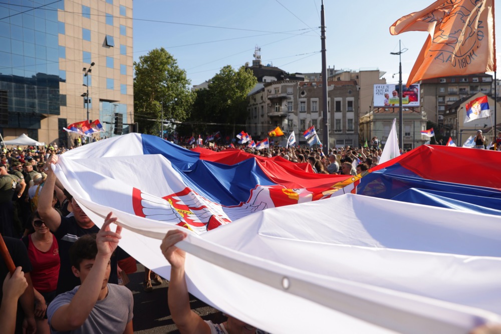 Kako je izgledao protest „Vidimo se na Vidovdan“ u slikama (FOTO) 13 Kako je izgledao protest „Vidimo se na Vidovdan“ u slikama (FOTO) 13