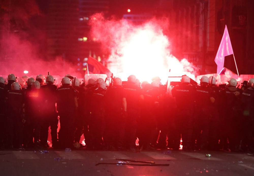 Kako je izgledao protest „Vidimo se na Vidovdan“ u slikama (FOTO) 16 Kako je izgledao protest „Vidimo se na Vidovdan“ u slikama (FOTO) 16