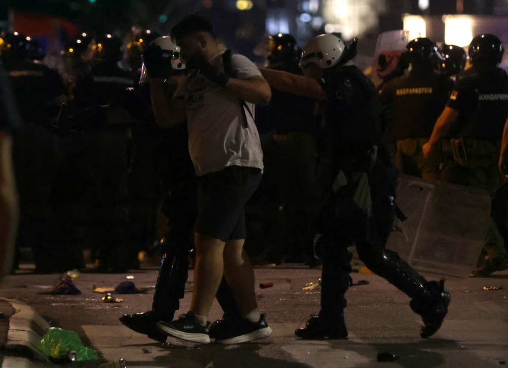 Kako je izgledao protest „Vidimo se na Vidovdan“ u slikama (FOTO) 15 Kako je izgledao protest „Vidimo se na Vidovdan“ u slikama (FOTO) 15