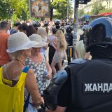 Još jedan automobil pokušao da probije blokadu u Zemunu, policija privela vozača 4