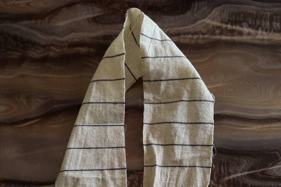 Uperili su nam puške u glavu: BBC tim privele izraelske snage u južnoj Siriji 3 krpa koja je korišćena kao povez preko očiju