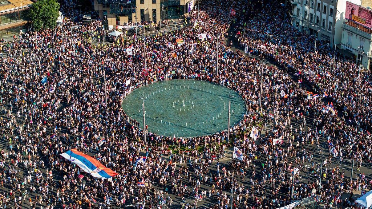 Vidovdanski protest: Nova hapšenja dan posle nemira, protesti i blokade širom Beograda 3 Slavija