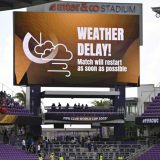 Opet problemi na Svetskom prvenstvu, navijači upozoreni da pronađu sklonište (VIDEO) 3