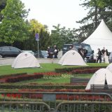 UNS: Neprihvatljivo onemogućavanje rada ekipi Insajdera i snimatelju RTS-a 5