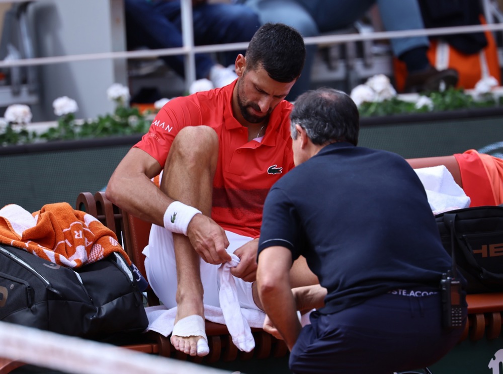 Novak Đoković tražio medicinski tajm-aut 2 Novak Đoković tražio medicinski tajm-aut 2