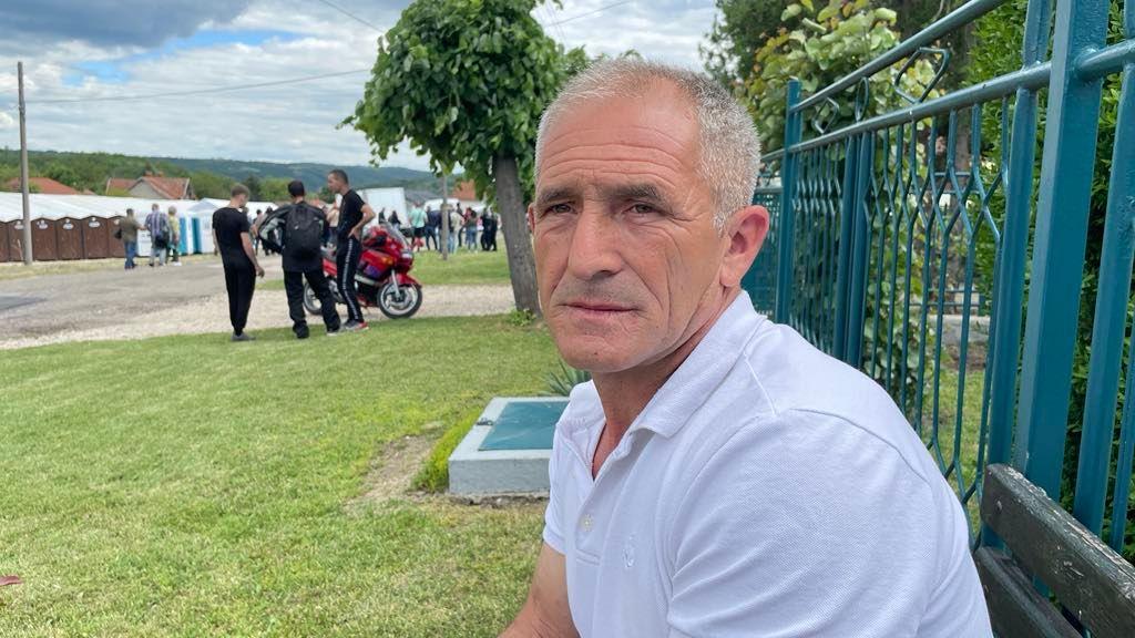 Mile Pucanović iz Jelašnice rođen je 1977. i član je Srpske napredne stranke