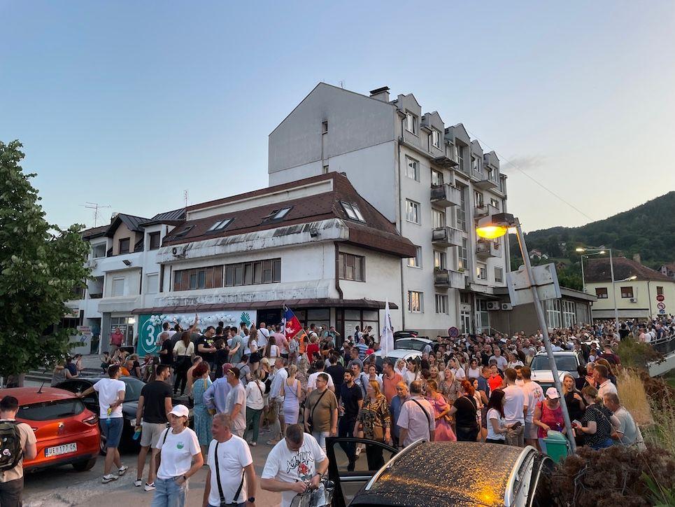 Tesna pobeda SNS u Kosjeriću: podaci RIK-a 7 Ljudi izbornog štaba liste Ujedinjeni za Kosjerić