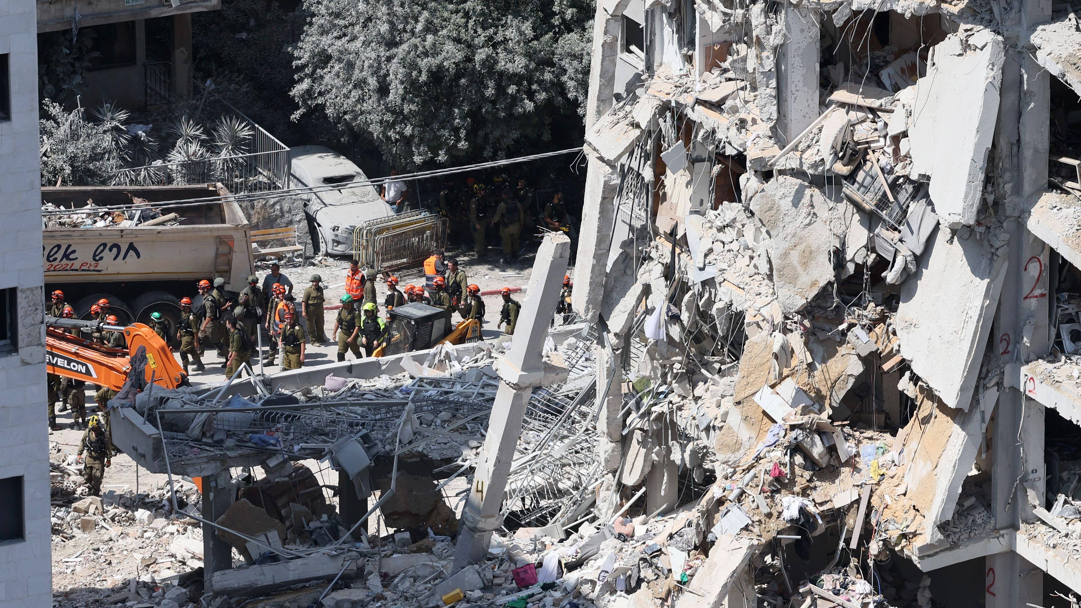 Raketni napadi Izraela i Irana: Izraelci tvrde da 'kontrolišu nebo nad Teheranom' 7 Posledice iranskih napada u Bat Janu, centralni Izrael, 15. jun