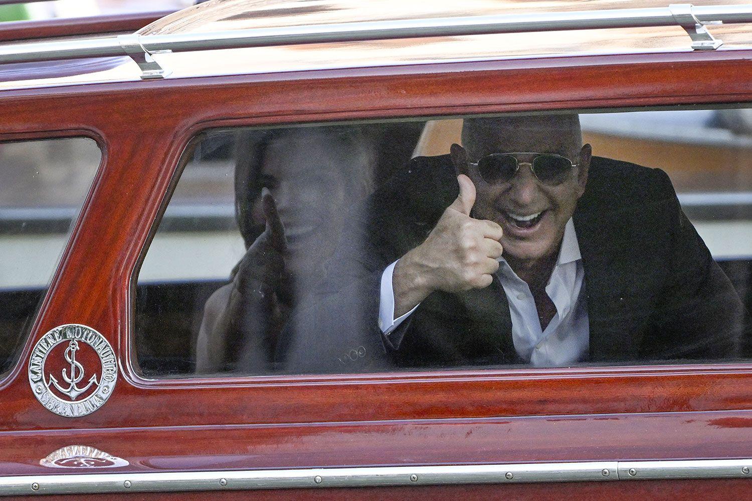 U fotografijama: Venčanje Džefa Bezosa i Loren Sančez u Veneciji 19 Loren Sančez i Džef Bezos