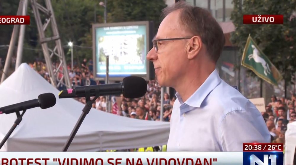 "Nenasilna borba donosi duboke promene": Rektor Đokić na protestu sa studentima 1