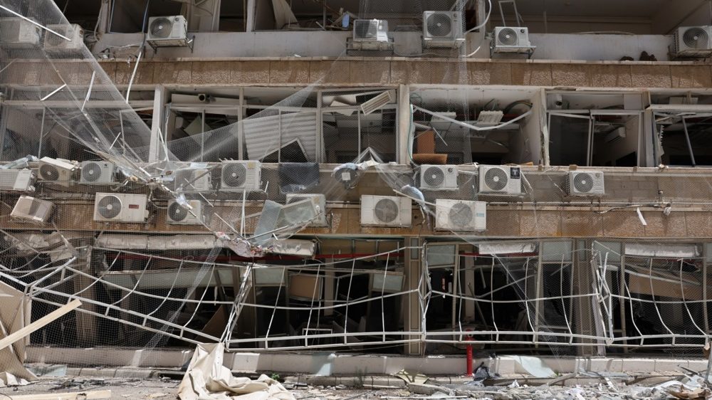 "Izrael ima kapaciteta da nastavi sa bombardovanjem, Iran u dosta lošijoj poziciji": Mijat Kostić iz Novog trećeg puta za Danas 2 "Izrael ima kapaciteta da nastavi sa bombardovanjem, Iran u dosta lošijoj poziciji": Mijat Kostić iz Novog trećeg puta za Danas 2