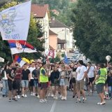 Kratke pantalone opozicije 7