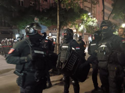 Protest_Vidovdan_01_Ivana_Sanjevic_b Incidenti nakon studentskog protesta na Vidovdan, ima povređenih i privedenih (FOTO, VIDEO) 13