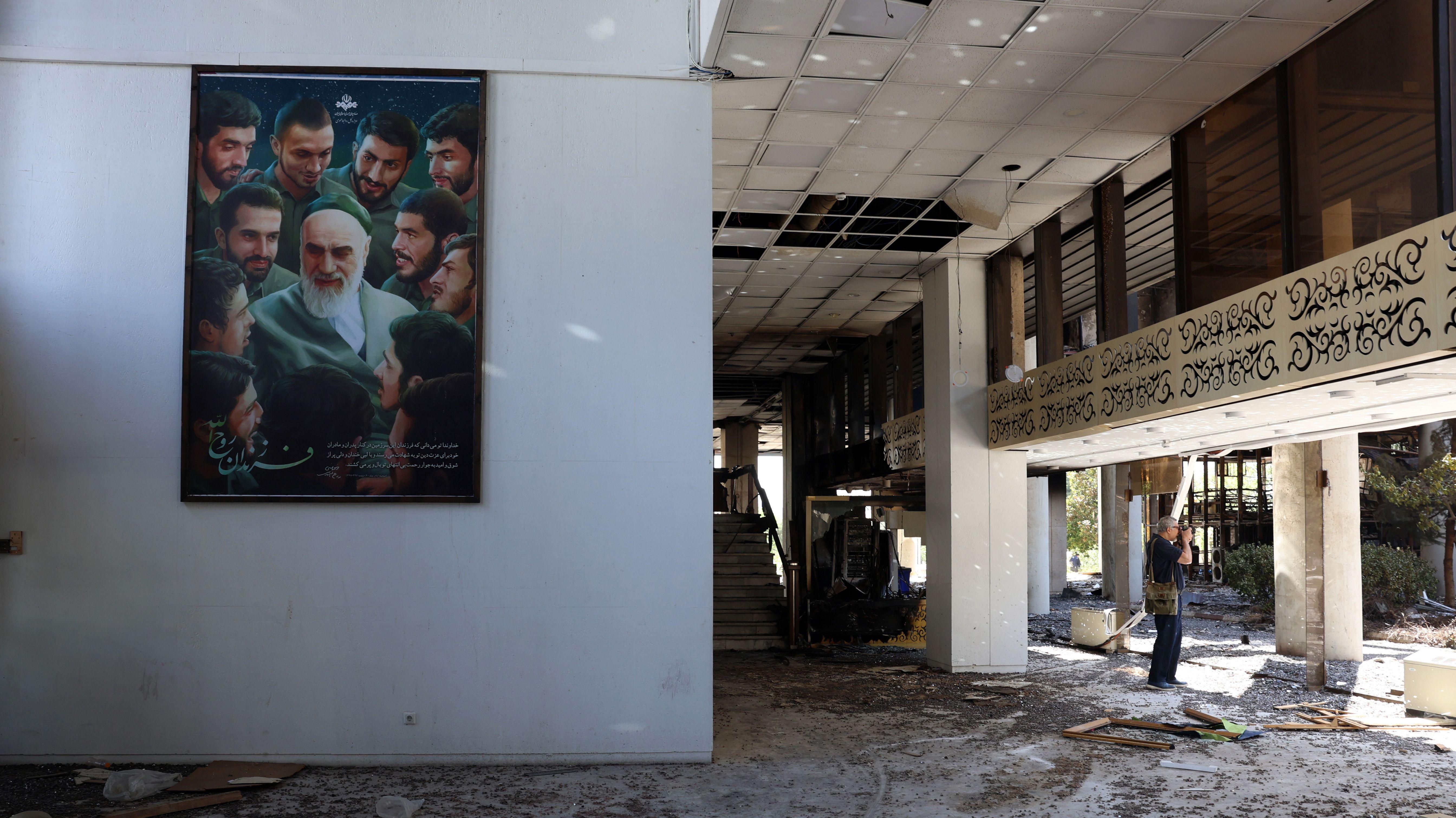 Zgrada državne televizije u Teheranu posle izraelskog napada