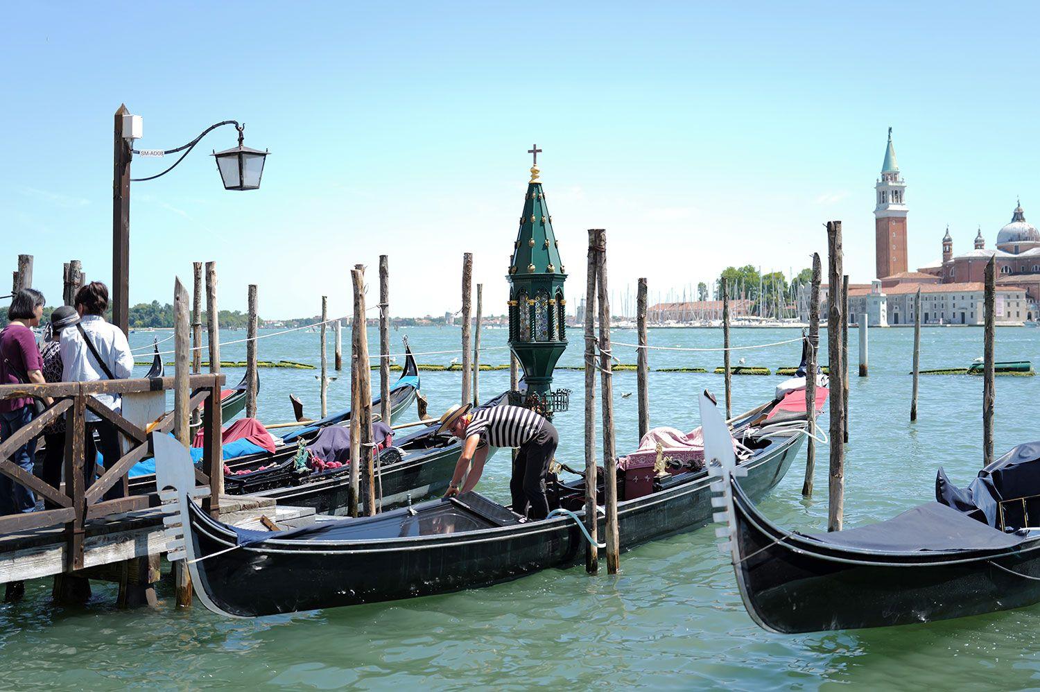 U fotografijama: Venčanje Džefa Bezosa i Loren Sančez u Veneciji 7 Čuvene venecijanske gondole
