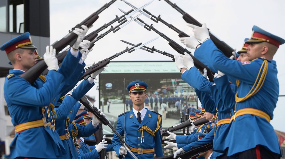 Defileom gardista Vojske Srbije u Kruševcu obeležen Vidovdan 1