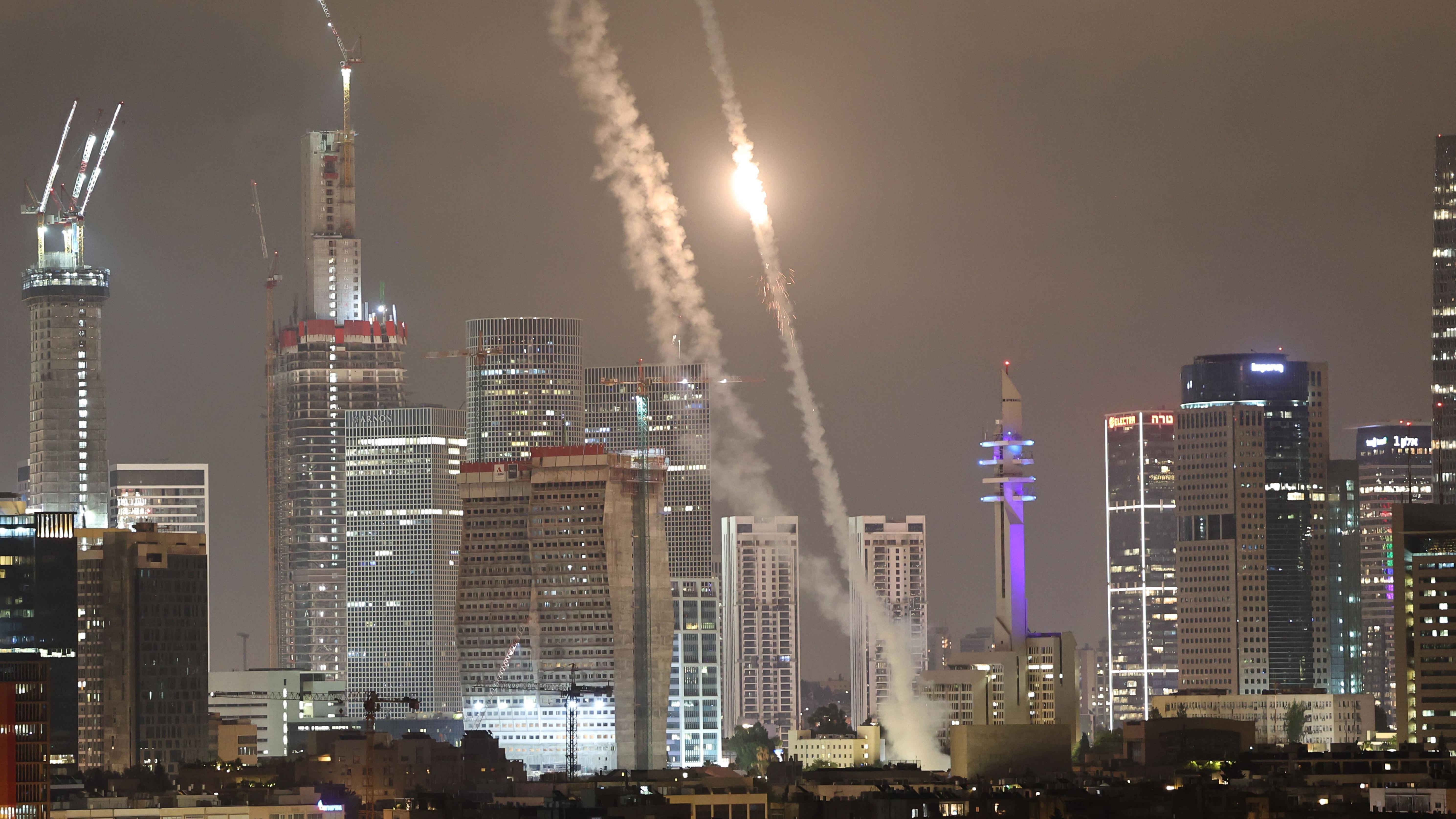 Raketni napadi Izraela i Irana: Izraelci tvrde da 'kontrolišu nebo nad Teheranom' 6 Vazdušna odbrana nad Tel Avivom 15. juna