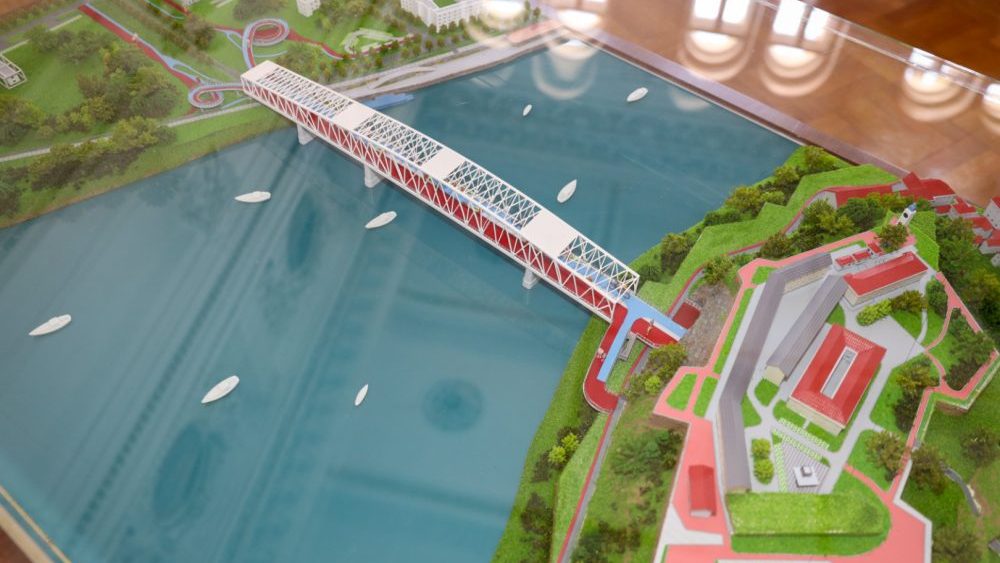 Novi Sad: Potpisan memorandum o prijateljstvu sa Đinanom, Kinezi predstavili izgled pesačko-biciklističkog mosta 2 Novi Sad: Potpisan memorandum o prijateljstvu sa Đinanom, Kinezi predstavili izgled pesačko-biciklističkog mosta 2