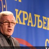 General i komandant Kopnene vojske politički sklonjen, tvrdi monarhista i poslanik 14