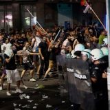 Vidovdanski protest: Desetine povređenih i privedenih, 'nema pregovora sa teroristima', kaže Vučić 3