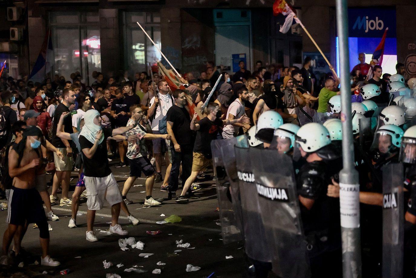 Vidovdanski protest: Nova hapšenja dan posle nemira, protesti i blokade širom Beograda 1 Protest