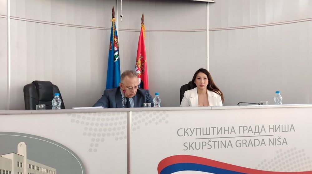 Maratonska sednica Skupštine grada Niša završena nakon 20 sati u 5.14: "Zamolio bih vas da ostanete do osam" 1