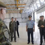 "Važan korak ka unapređenju vojne infrastrukture": Gašić obišao novoizgrađeni hangar na vojnom aerodromu "Morava" u Kraljevu (FOTO) 1