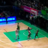 Ovo je "luđe" od Kecmanove majstorije: Možda i najneverovatnija trojka za pobedu u istoriji košarke (VIDEO) 1