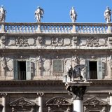 Kako je muzejski eksponat stradao zbog fotografije 7