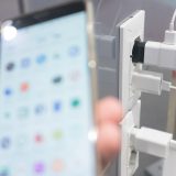 Ostanite bezbedni i dok ste na putu: Sprečite krađu podataka tokom punjenja pametnog telefona na javnim mestima 4