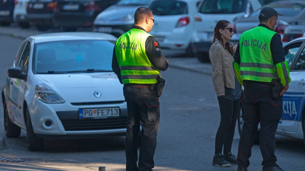 Podgorica: Žena kolima probila rampu ispred hrama Hristovog vaskrsenja i udarila dve osobe 1