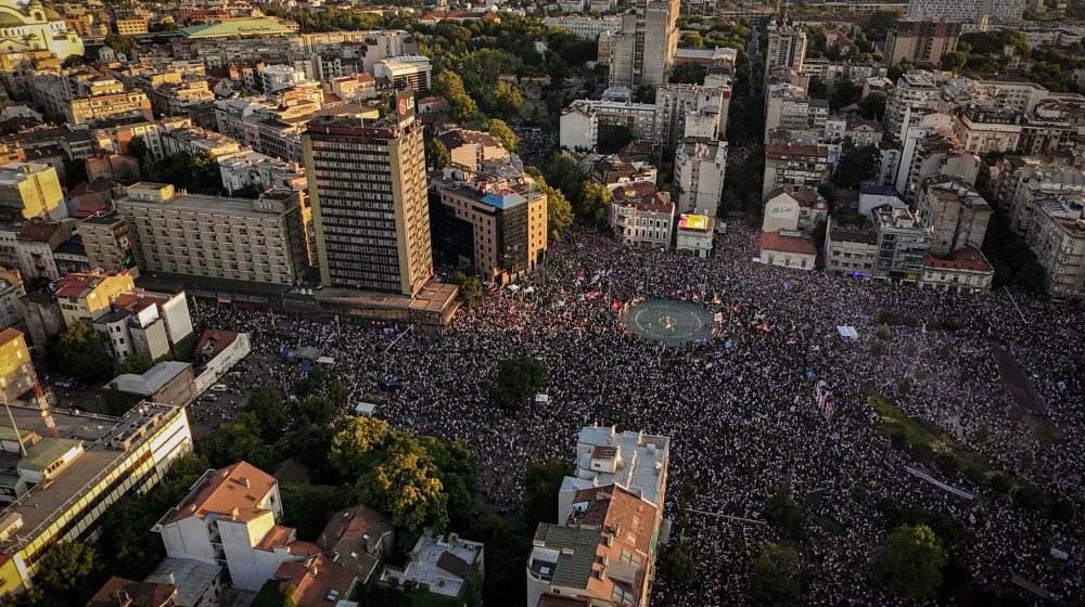 Kako je izgledao protest „Vidimo se na Vidovdan“ u slikama (FOTO) 1