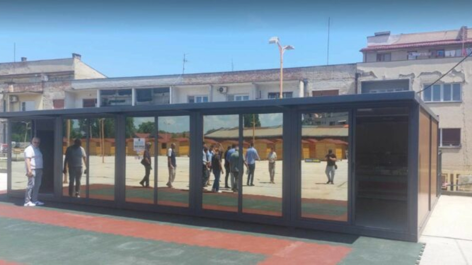 Umesto Hale sireva, Zaječarci dobili kontejner sa pet zvezdica i pokvarenom klimom 1