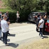 Lazović kaže da ga je kombi samo okrznuo: Naši promatrači uočili su nepravilnosti na 15 izbornih mesta, duple biračke spiskove, pritiske i pretnje 5