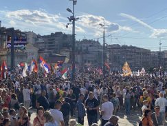 Slavija Vidovdan protest 28. jun Incidenti nakon studentskog protesta na Vidovdan, ima povređenih i privedenih (FOTO, VIDEO) 46