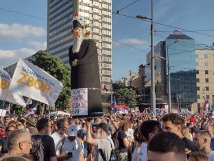 Slavija Vidovdan protest 28. jun Incidenti nakon studentskog protesta na Vidovdan, ima povređenih i privedenih (FOTO, VIDEO) 37