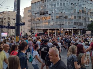 Slavija Vidovdan protest 28. jun Incidenti nakon studentskog protesta na Vidovdan, ima povređenih i privedenih (FOTO, VIDEO) 28