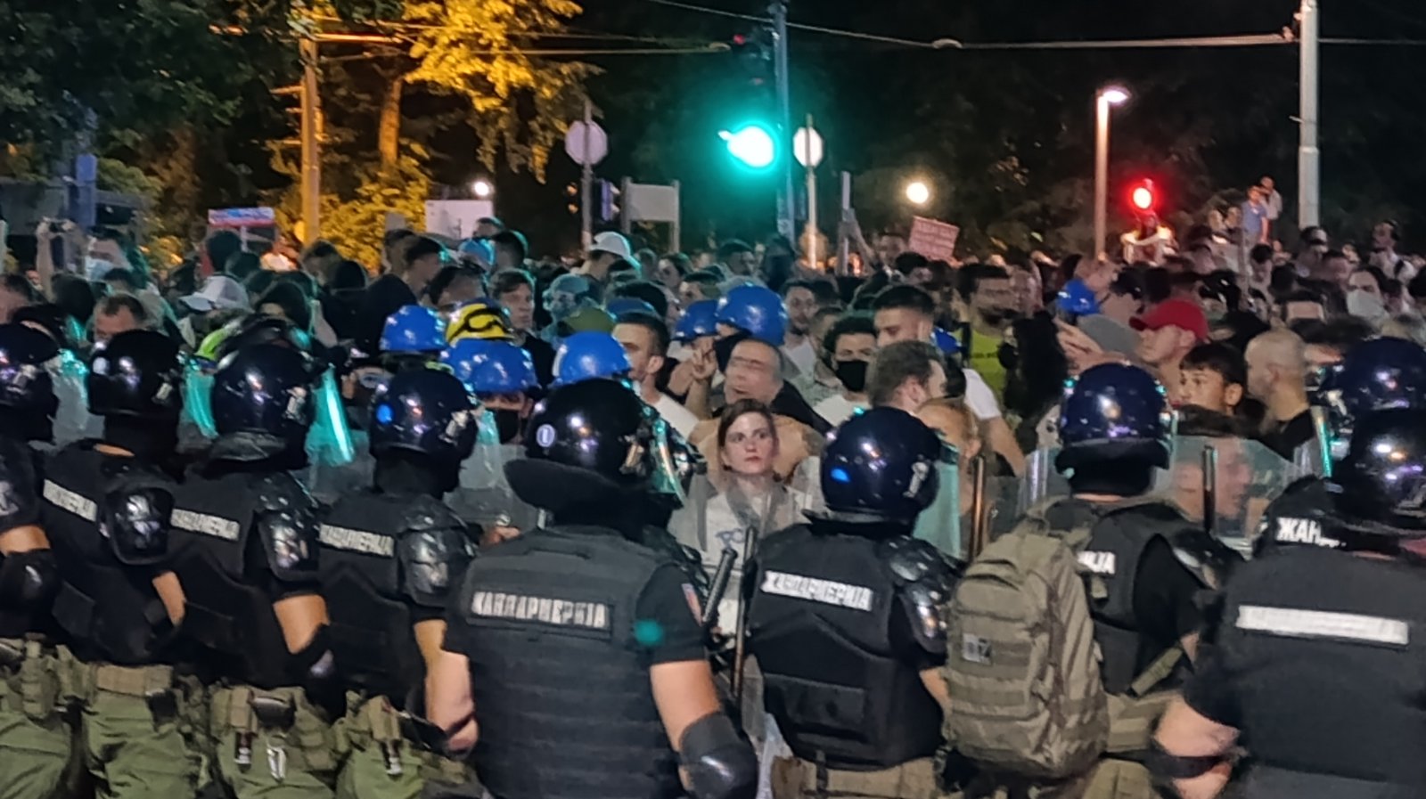 Incidenti nakon studentskog protesta na Vidovdan, ima povređenih i privedenih (FOTO, VIDEO) 8 Incidenti nakon studentskog protesta na Vidovdan, ima povređenih i privedenih (FOTO, VIDEO) 15