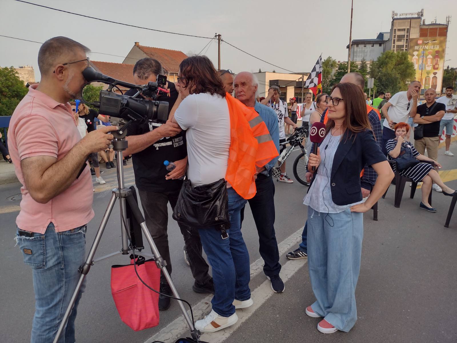 Trosatna blokada nadvožnjaka u kragujevačkoj Sušici završena "pumpanjem" i bukom umesto predviđenom tišinom 8