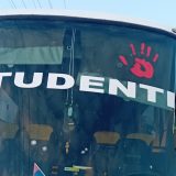 Autoprevozniku iz Đurđeva ponovo demoliran autobus, policija pokušala da ga spreči da vozi građane na protest 5