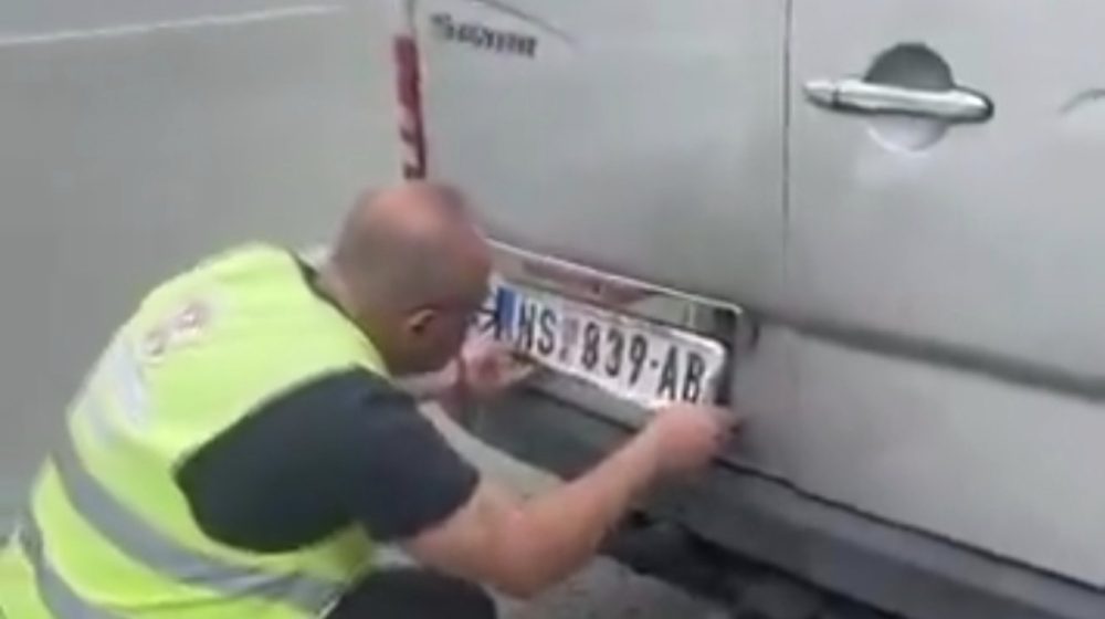 Autoprevoznik zaustavljen na putu ka Beogradu: Skidaju nam tablice i prete hapšenjem 1