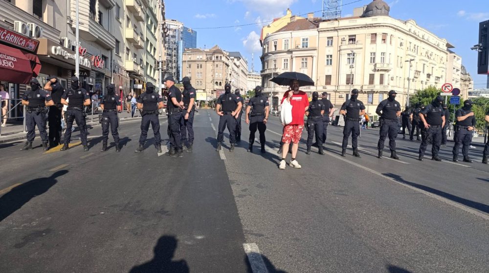 Sve veći broj blokiranih ulica u Beogradu: Stoje autobusi i tramvaji 1