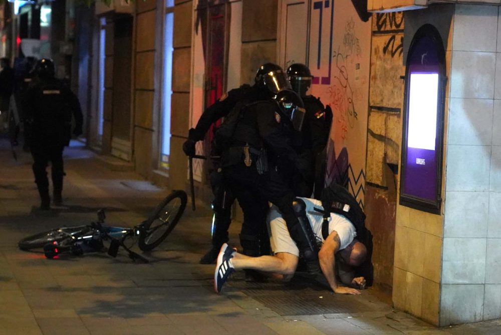 Pušten na slobodu privedeni mladić koga su tukla četvorica policajaca i povredila mu rebra: Niški studenti u blokadi 2