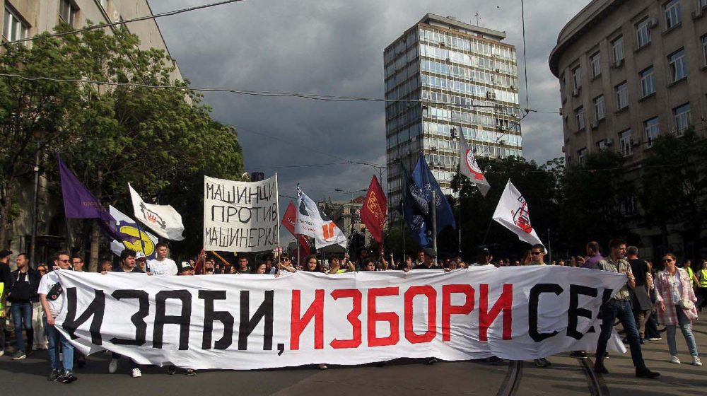 Kako su izgledali večerašnji zborovi i protesti u Beogradu, Novom Sadu i Zaječaru? 9