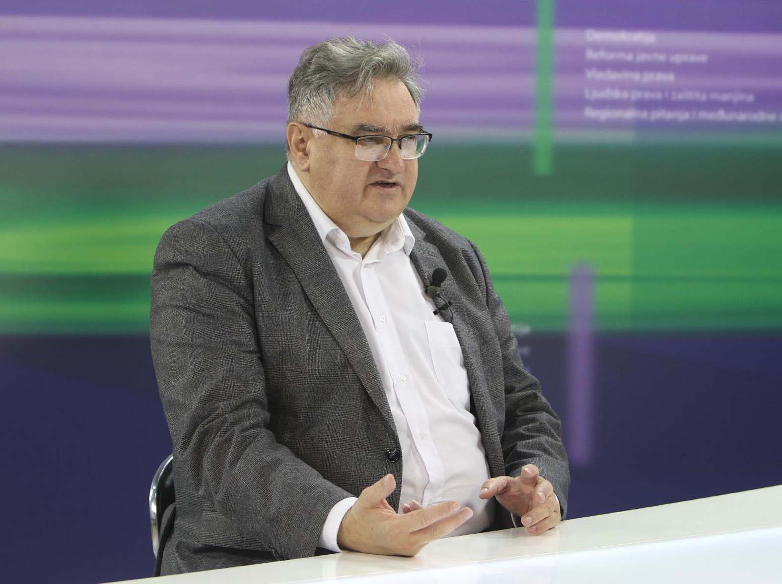 Vučić pred dilemom da li da napravi neku vrstu "blic kriga" i raspiše izbore, ili da ide na maksimalno prolongiranje: Odluka posle 1. novembra 3