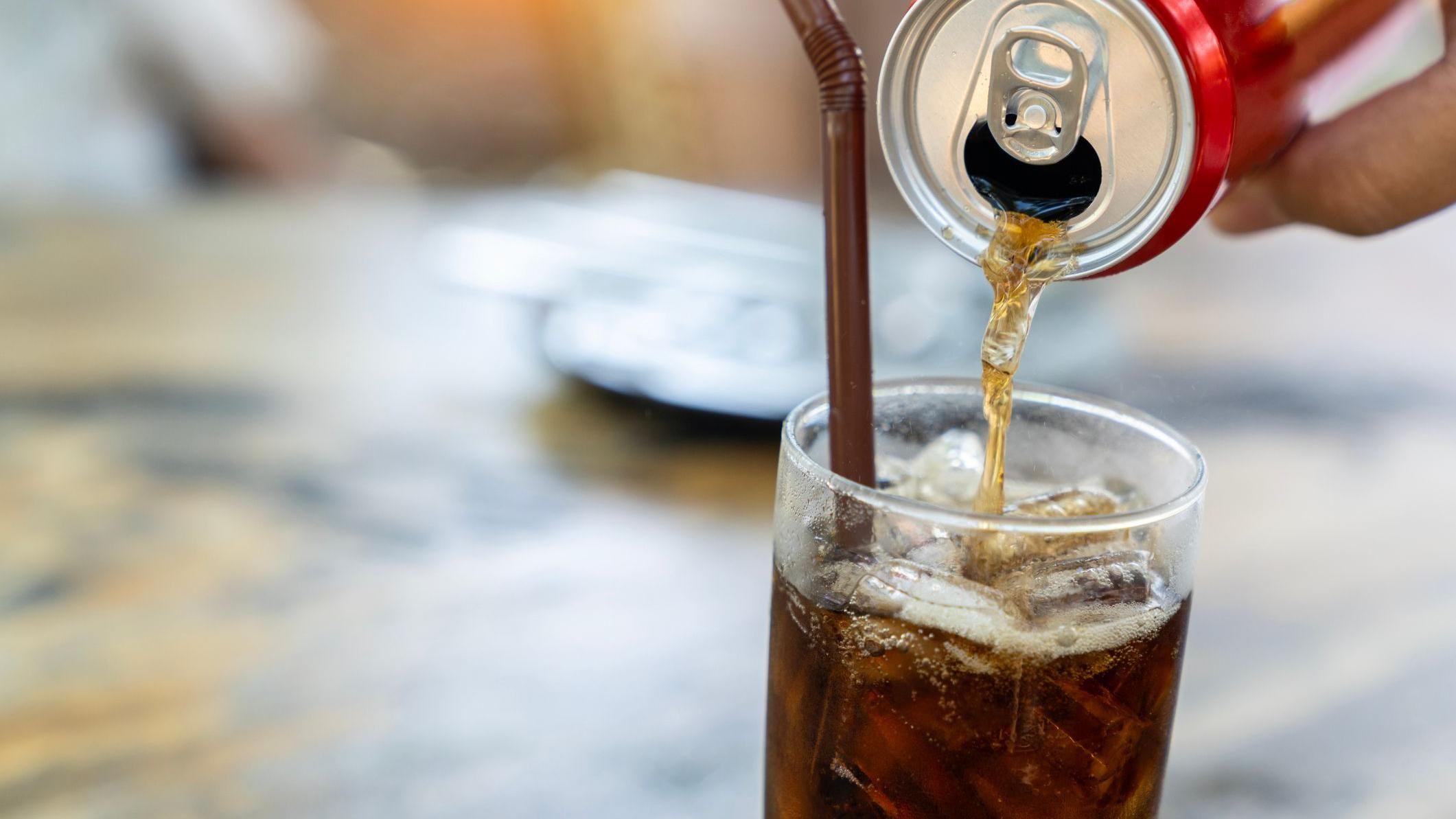 'Bolje je': Tramp tražio od Koka-kole da promeni ključni sastojak 1 koka-kola